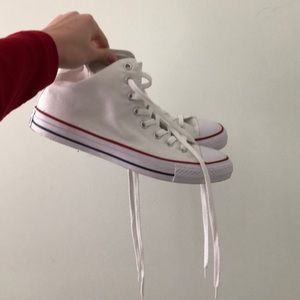 Unisex white converse